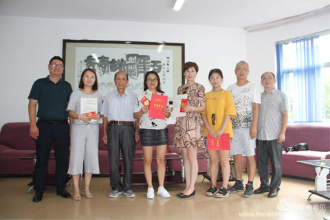 新学期“八八校友基金”奖励市一中优秀学子