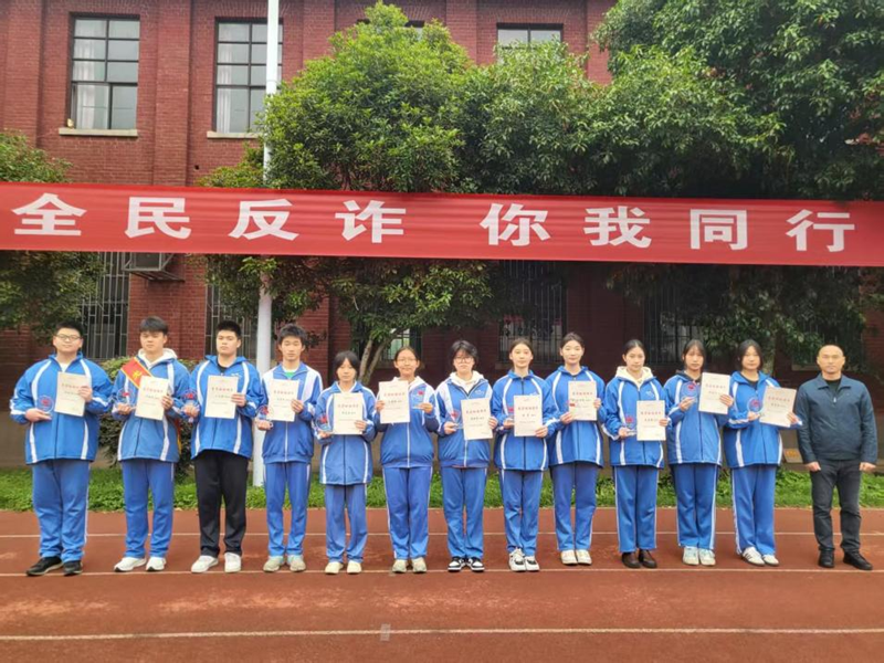 1762779594987271.png DM_20251110205439_003.png